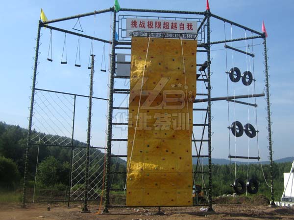 高空拓展设备的训练时需要注意什么？